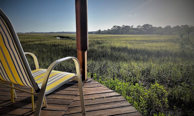 Saint Helena Island House | ⭐Intimate and Updated Treehouse with Breathtaking Marsh Views⭐