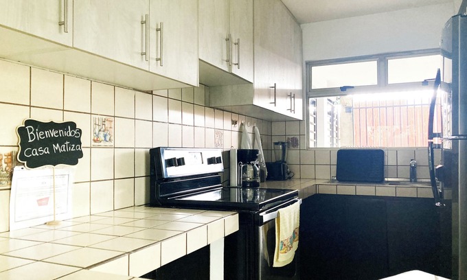 Cacique House | Intimate and familiar house 5 minutes away from the Juan Santamaria Airport.