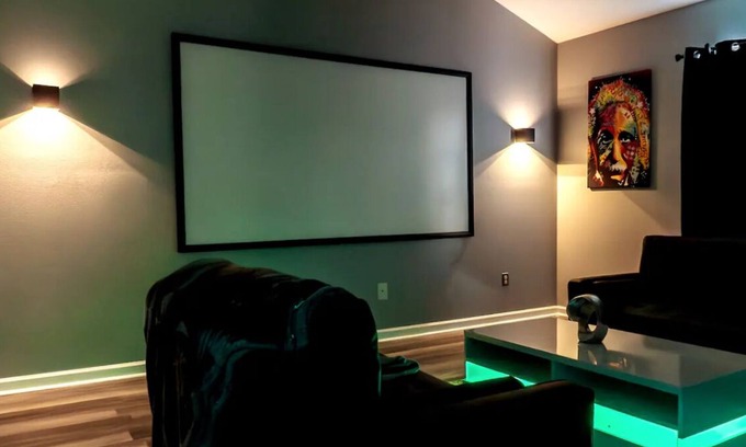 Greensboro House | Intimate stay&private community w/theatre room mins from downtown&close to lake!