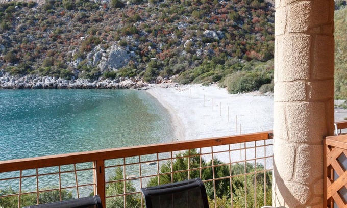 Arkadiko Chorio Apartment | Into The Blue Maisonette: A beautiful stone house on the beach!
