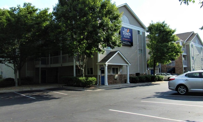 Roswell Apartment | InTown Suites Extended Stay Atlanta GA - Roswell/Alpharetta