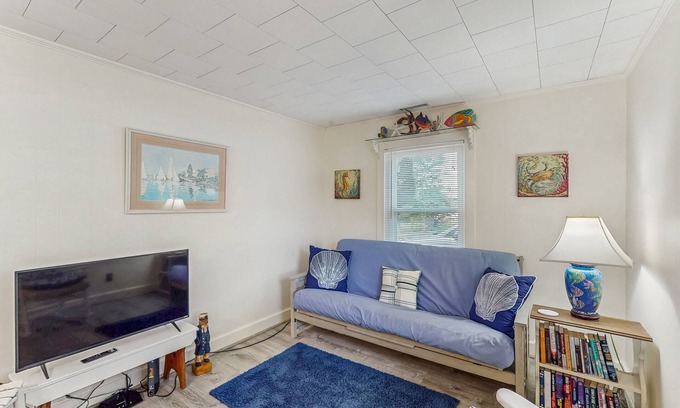 Shallotte House | Intracoastal Waterway-view cottage with private deck, & central AC