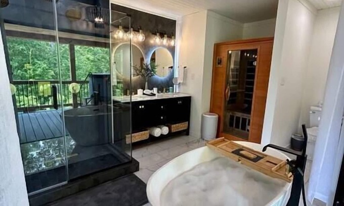 Rogers Cabin | Inverness Cabin - romantic, luxury, hot tub, sauna