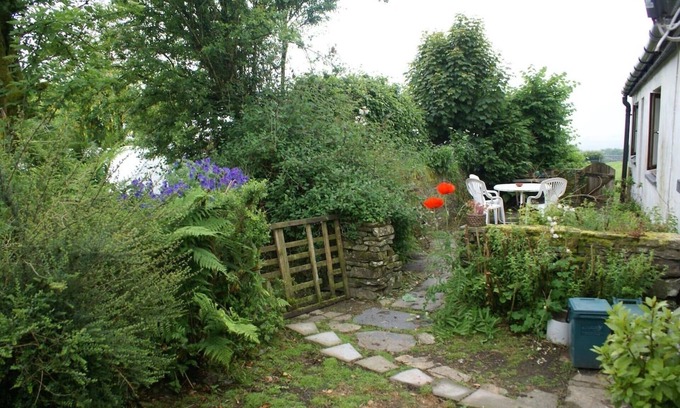 Newcastle Emlyn Cottage | Inviting 2-bed Cottage in Newcastle Emlyn