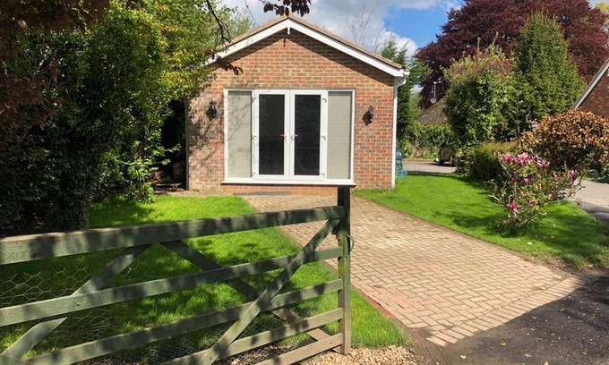 Lacey Green House | Inviting 2-bed Fully Furnished House-high Wycombe