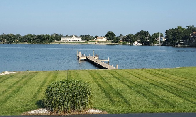 Colonial Beach House | Inviting and Serene Home on Monroe Bay Creek