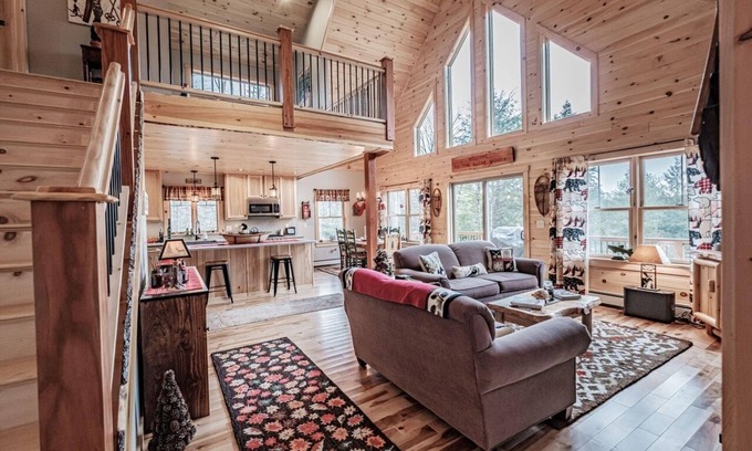Bethel House | Inviting Bethel Home 10 minutes from Sunday River