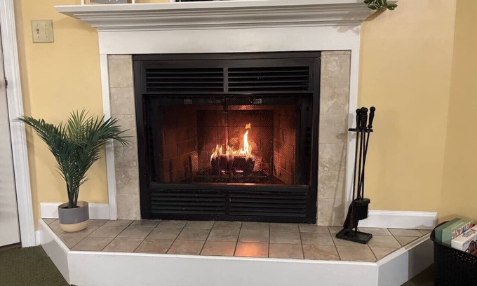 Francestown House | Inviting Condo w Fire Place & Hot Tub
