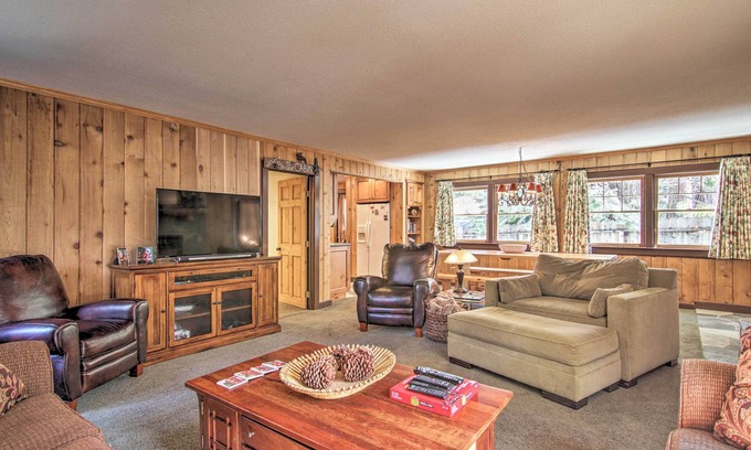 Tahoma Cabin | Inviting Lake Tahoe Escape w/Yard & Fireplace!
