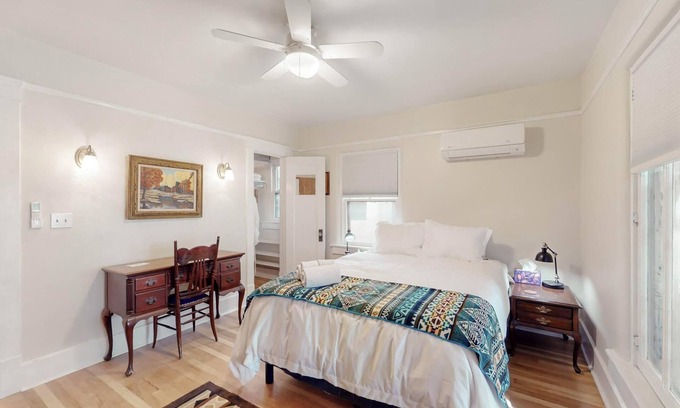 Nob Hill Apartment | Inviting Remodeled Guest House in Central Nob Hill