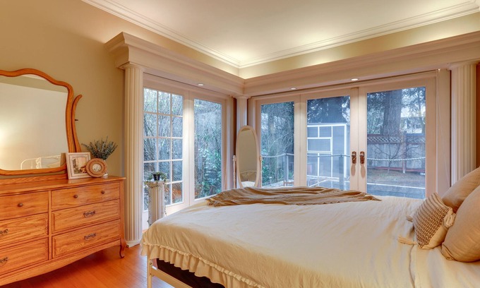 Old Ballard Apartment | Inviting Seattle Apartment: 4 Mi to Ballard Locks