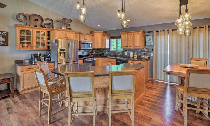 Buffalo Ridge House | Inviting Sioux Falls Home ~ 5 Mi to Downtown!