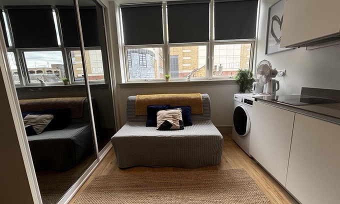 Broad Green Apartment | Inviting Studio Apartment - Central Croydon London