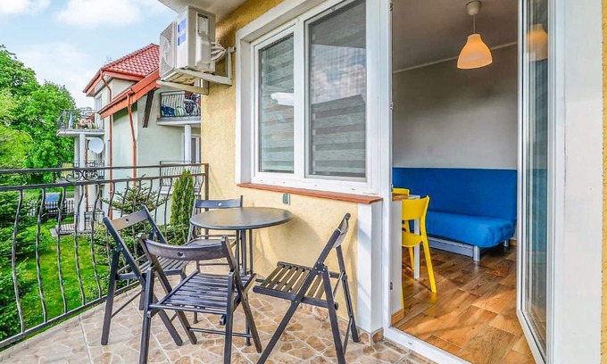 Krynica Morska Apartment | Inviting vacation apartment in Krynica Morska.