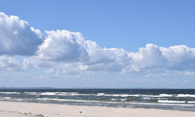 Pogorzelica Apartment | Inviting vacation apartment near the sandy beach.