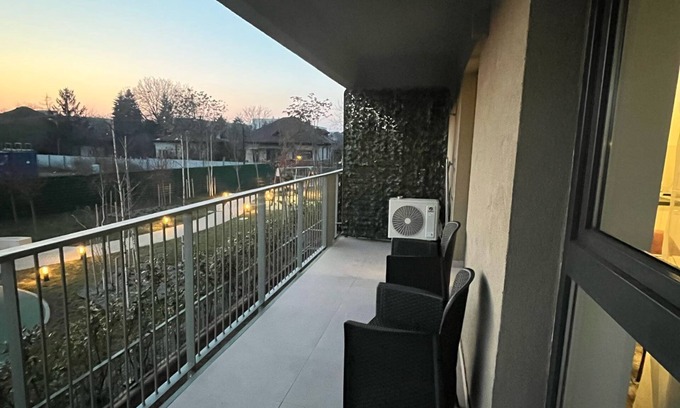 Ploiesti Apartment | Ioanic Modern Apartment with free Parking, free AC and free WiFi