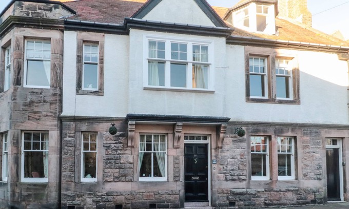 Berwick-upon-Tweed Cottage | IONA 10 PALACE STREET EAST, family friendly in Berwick-Upon-Tweed