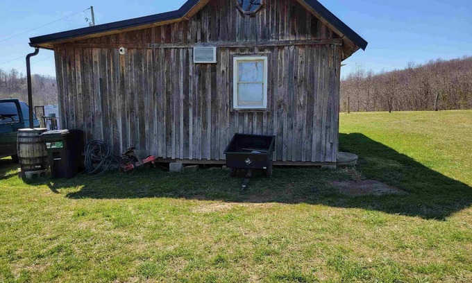 Denton Cabin | Iona Cabin: Your Cozy Retreat for Hunting, Off-Roading, and Relaxation