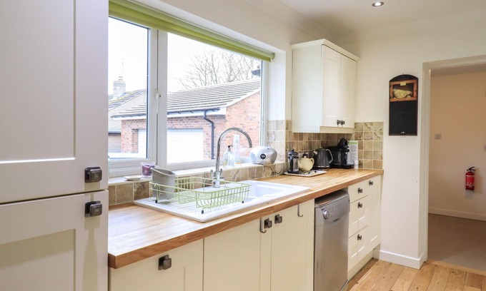 Morpeth Cottage | IREBY HOUSE, pet friendly, with open fire in Morpeth