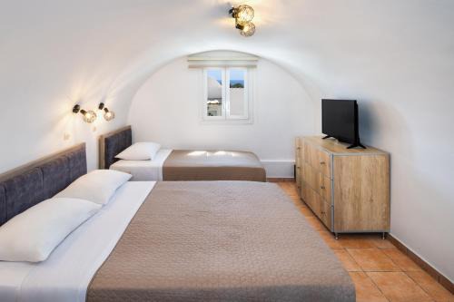 Perivolos Apartment | Irene's Sunshine Studio