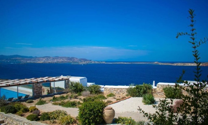 Nea Cryssi Akti Villa | Irene's View Villa three · House with swimming pool near Pounda