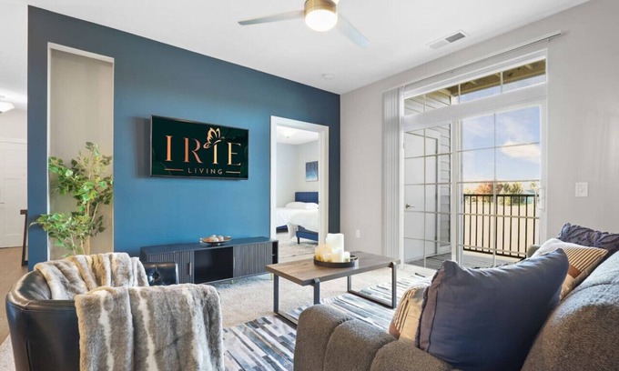 Westfield Condo | IRIE Living-Divine Suite Grand Park+King Bed+Pool