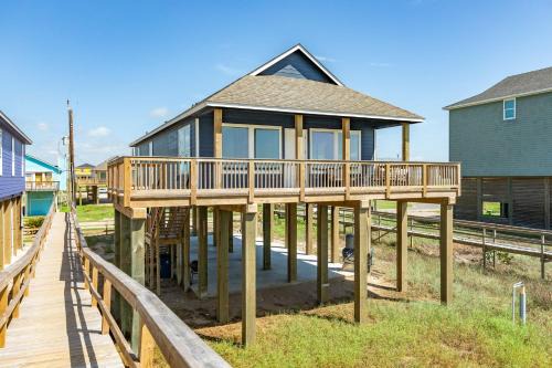 Freeport House | Iris - Beachfront - Pet & Family Friendly