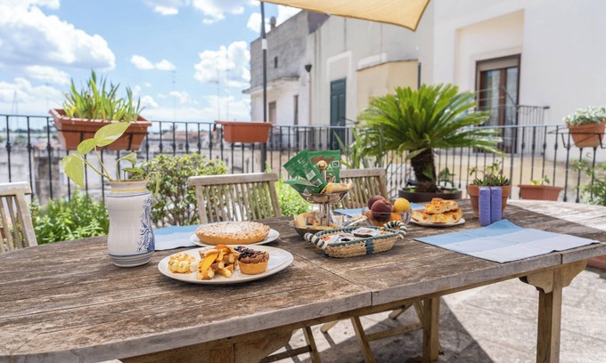 Laterza Bed & Breakfast | Iris Bed and Breakfast