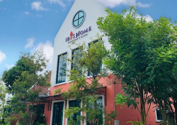 Nakhon Chum Villa | Iris Homestay