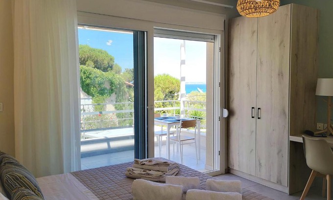 Karfas Apartment | Iris Studios Chios