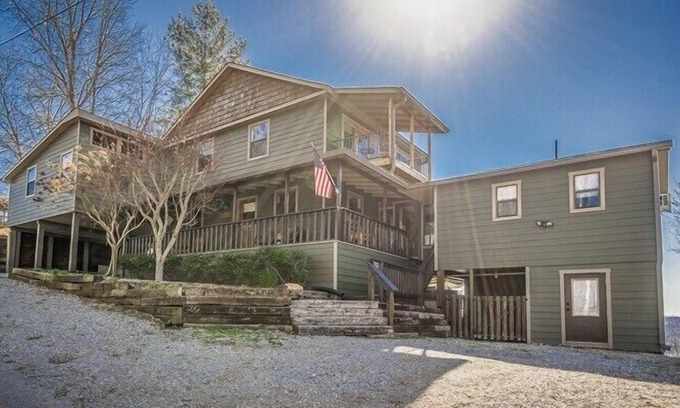 Baxter Ski Chalet | Irish Goodbye Over Looking Center Hill Lake