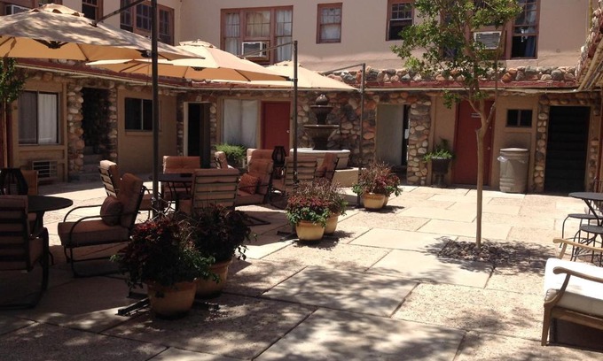 Cottonwood Hotel | Iron Horse Inn