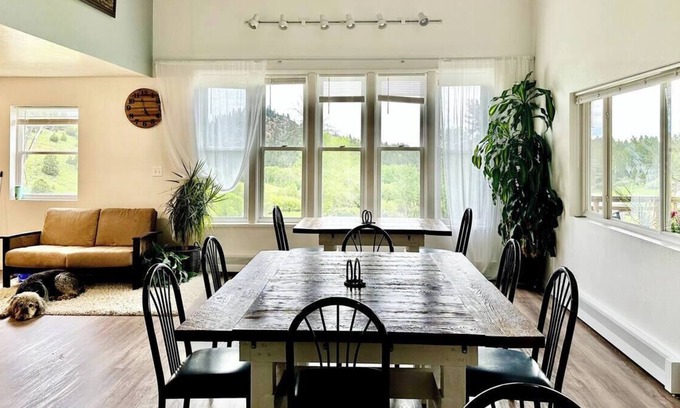 Whitehall House | Iron Wheel Ranch Gathering House