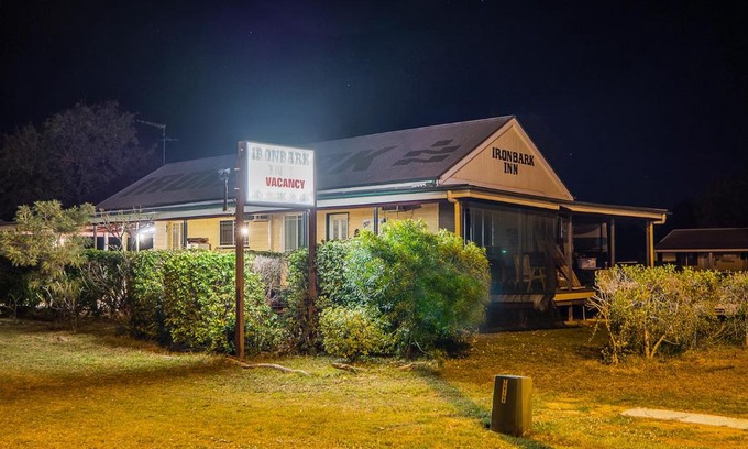 Barcaldine Hotel | Ironbark Inn