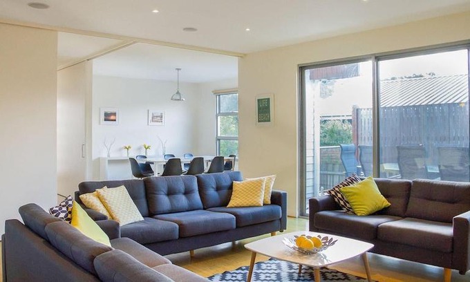 Smiths Beach House | Ironbark on Dolphin