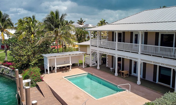 West End House | Ironwood - 3-bedroom villa with dock and pool at Old Bahama Bay, West End