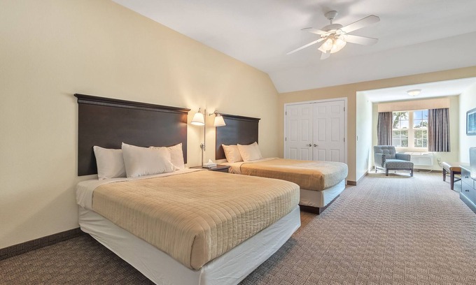 Kelleys Island Hotel | Iroquois Suite at Kelley's Island Venture Resort