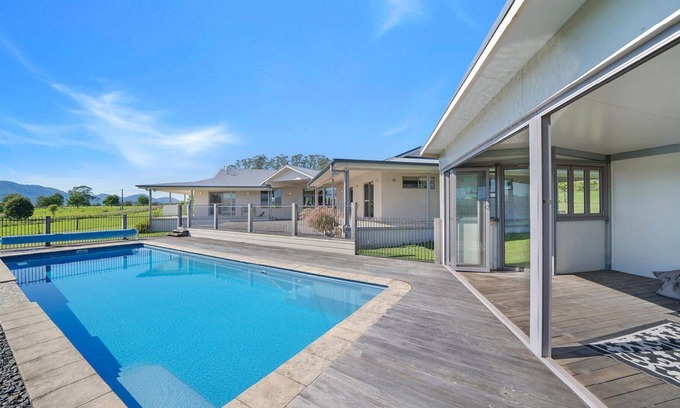 Gloucester House | Irrawang on Thunderbolts Gloucester