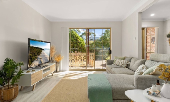 Huskisson House | Irrilassa by the Beach by Experience Jervis Bay