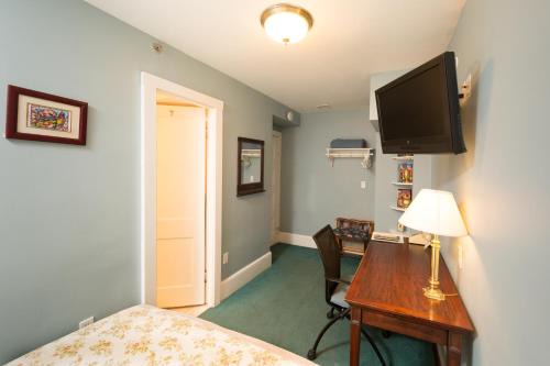 Mid-Cambridge Bed & Breakfast | Irving House at Harvard