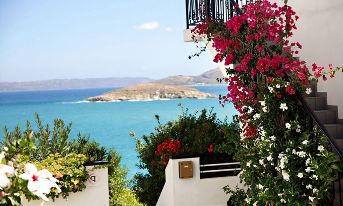 Plaka Apartment | Isadora Apartments