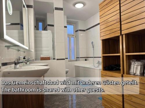 Deutsches Museum House | Isartor Rooms - SHARED BATHROOM