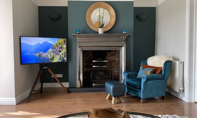 Penrhyn Bay Cottage | Isfyn, Boutique style cottage with stunning views in Llandudno.