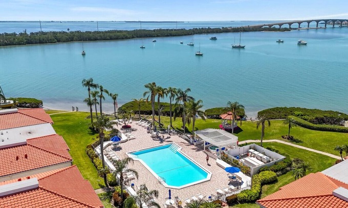 Isla del Sol Apartment | Isla Vista Retreat: Sunset Views & Bay Breezes
