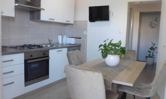 Brna House | Island Bonaca Apartments