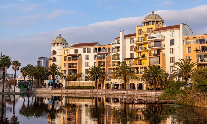 Century City Hotel | Island Club Hotel & Apartments