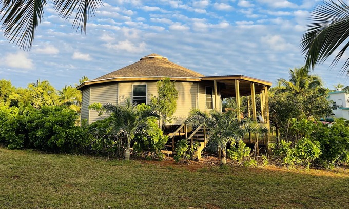 Gregory Town House | Island Cottage in Oleander Gardens