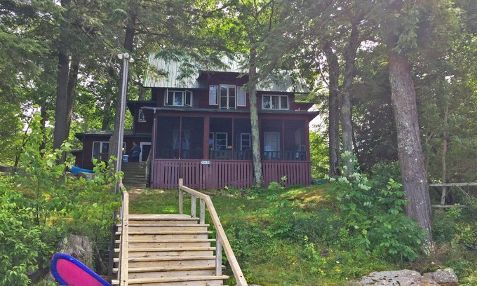 Frontenac Cottage | Island Escape Cottage, Thousand Islands, Family-Friendly, Channelside