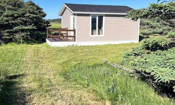 York Harbour Cabin | Island-getaways cottage rental and cod fishing.