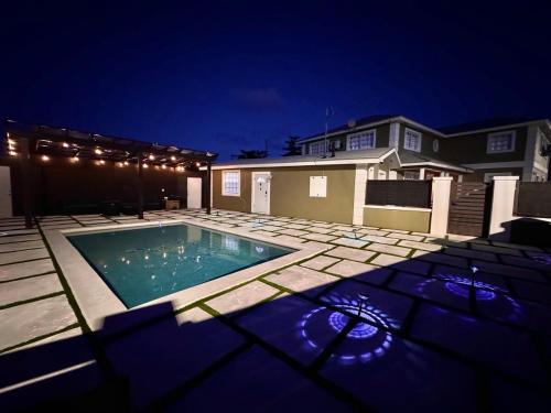 Nassau House | Island Haven 5BR Home with Pool Cottage